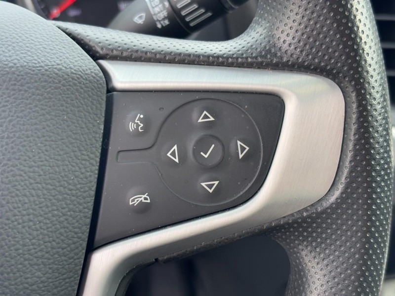 GMC Acadia Vehicle Full-screen Gallery Image 19