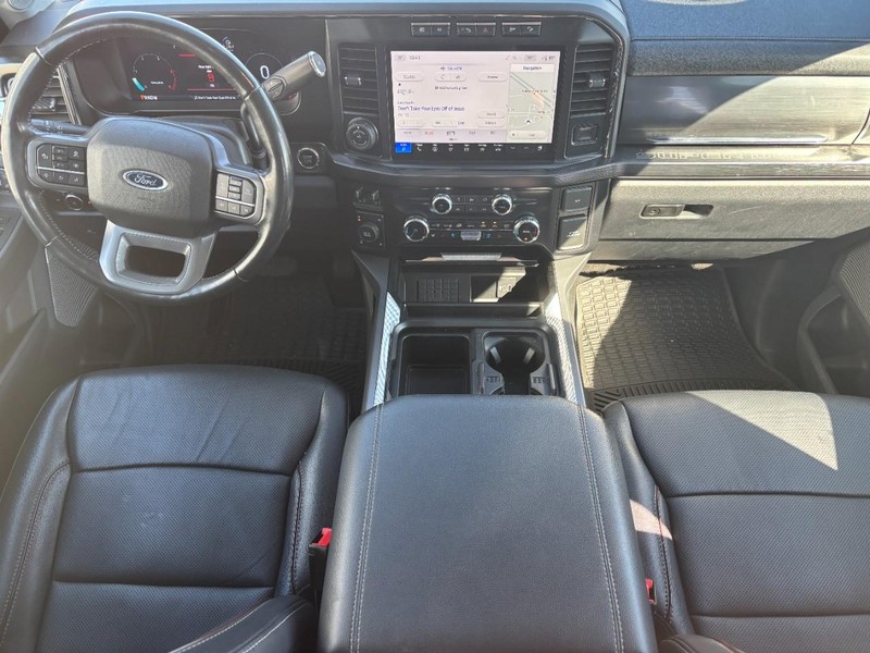 Ford Super Duty F-350 SRW Vehicle Full-screen Gallery Image 10