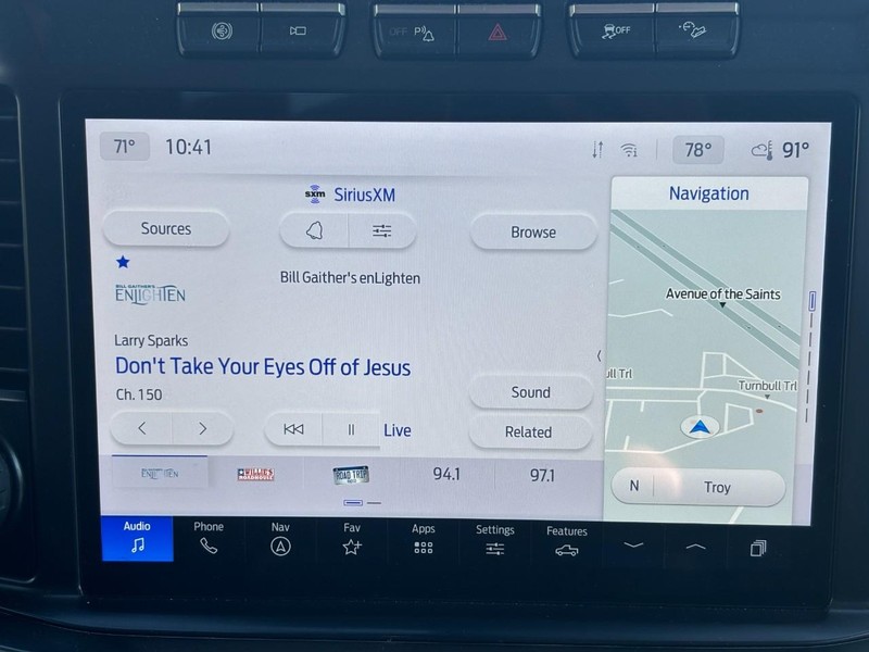 Ford Super Duty F-350 SRW Vehicle Full-screen Gallery Image 12