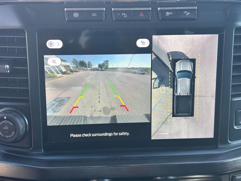 Ford Super Duty F-350 SRW Vehicle Full-screen Gallery Image 20