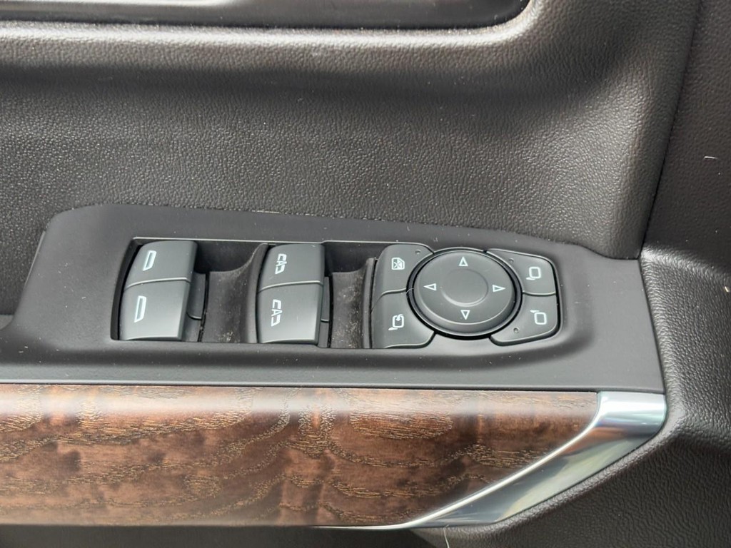 GMC Sierra 1500 Limited Vehicle Full-screen Gallery Image 18