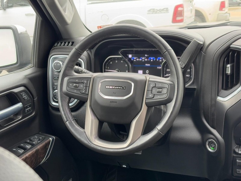 GMC Sierra 1500 Limited Vehicle Full-screen Gallery Image 07