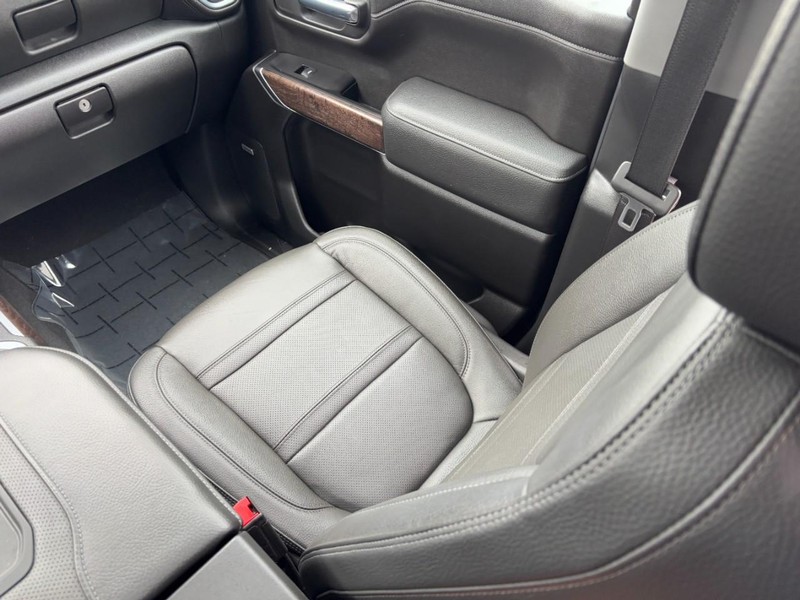 GMC Sierra 1500 Limited Vehicle Full-screen Gallery Image 10