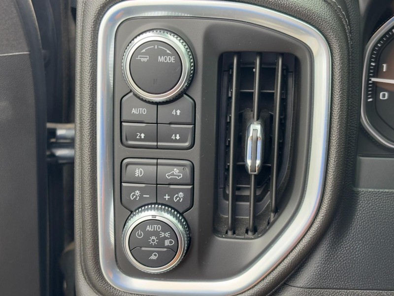 GMC Sierra 1500 Limited Vehicle Full-screen Gallery Image 11