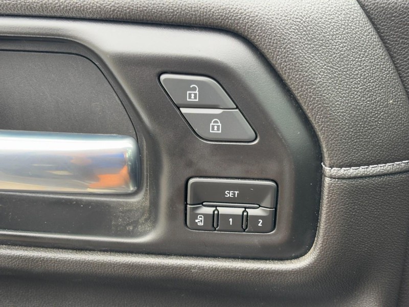 GMC Sierra 1500 Limited Vehicle Full-screen Gallery Image 19