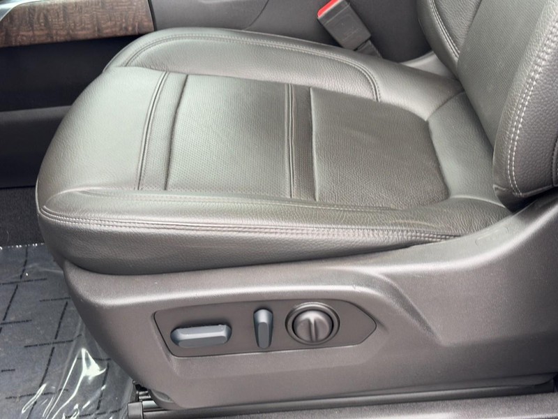 GMC Sierra 1500 Limited Vehicle Full-screen Gallery Image 20