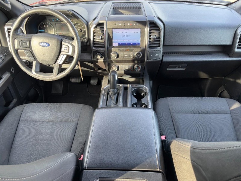 Ford F-150 Vehicle Full-screen Gallery Image 10