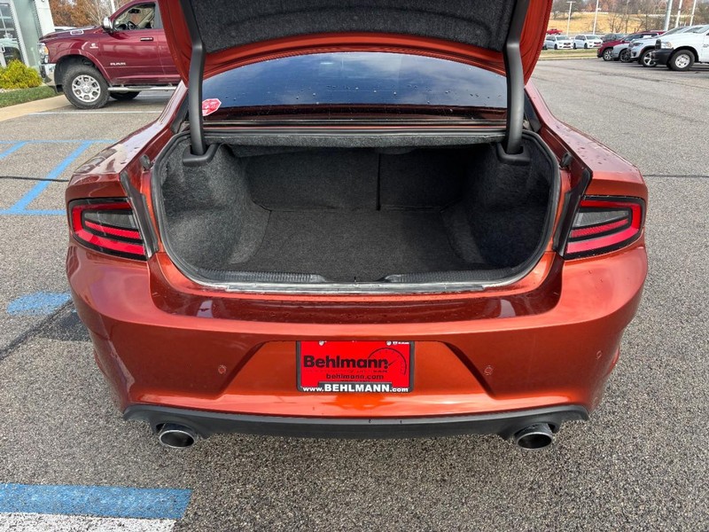 Dodge Charger Vehicle Full-screen Gallery Image 04