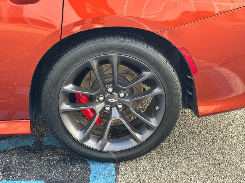 Dodge Charger Vehicle Full-screen Gallery Image 07