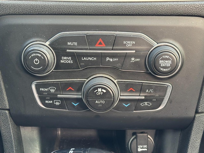 Dodge Charger Vehicle Full-screen Gallery Image 14