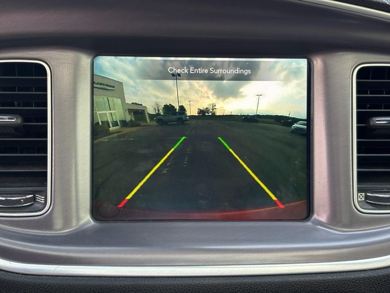 Dodge Charger Vehicle Full-screen Gallery Image 21