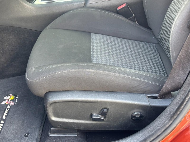 Dodge Charger Vehicle Full-screen Gallery Image 24