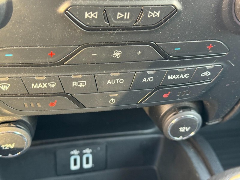 Ford Ranger Vehicle Full-screen Gallery Image 21