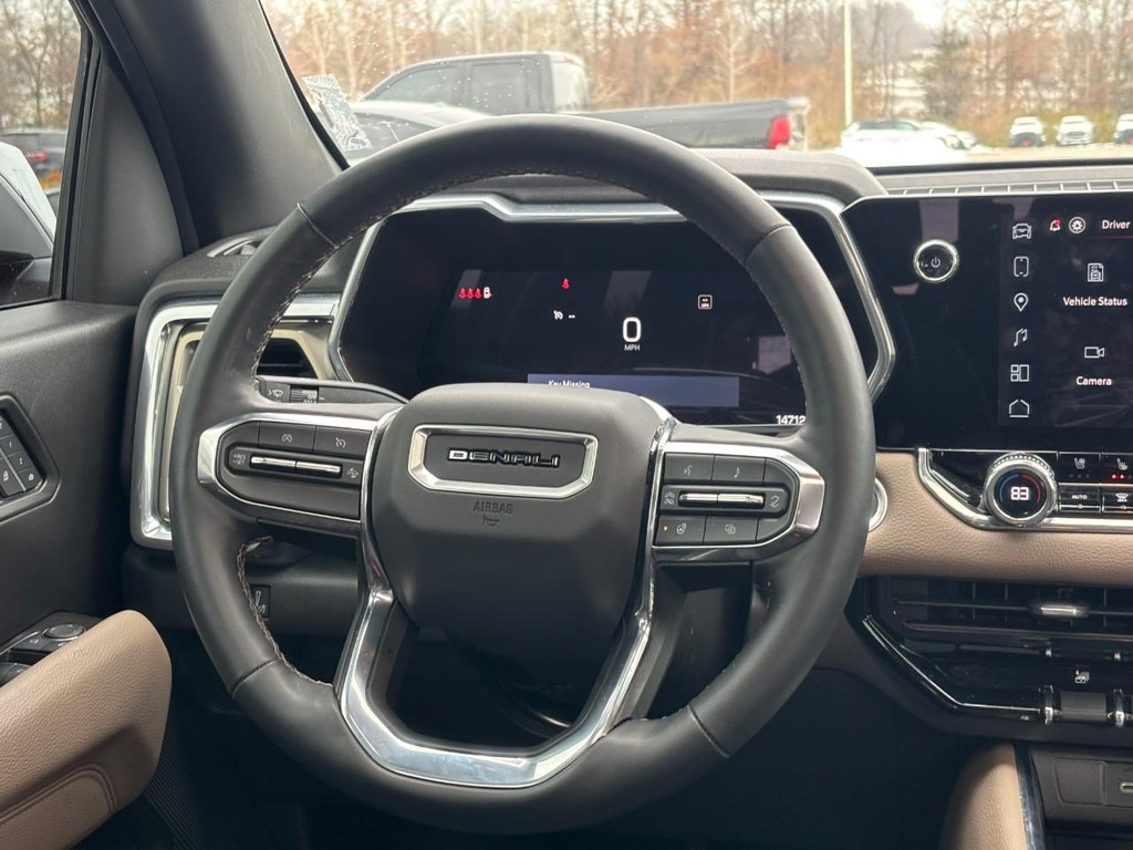 GMC Canyon Vehicle Full-screen Gallery Image 11