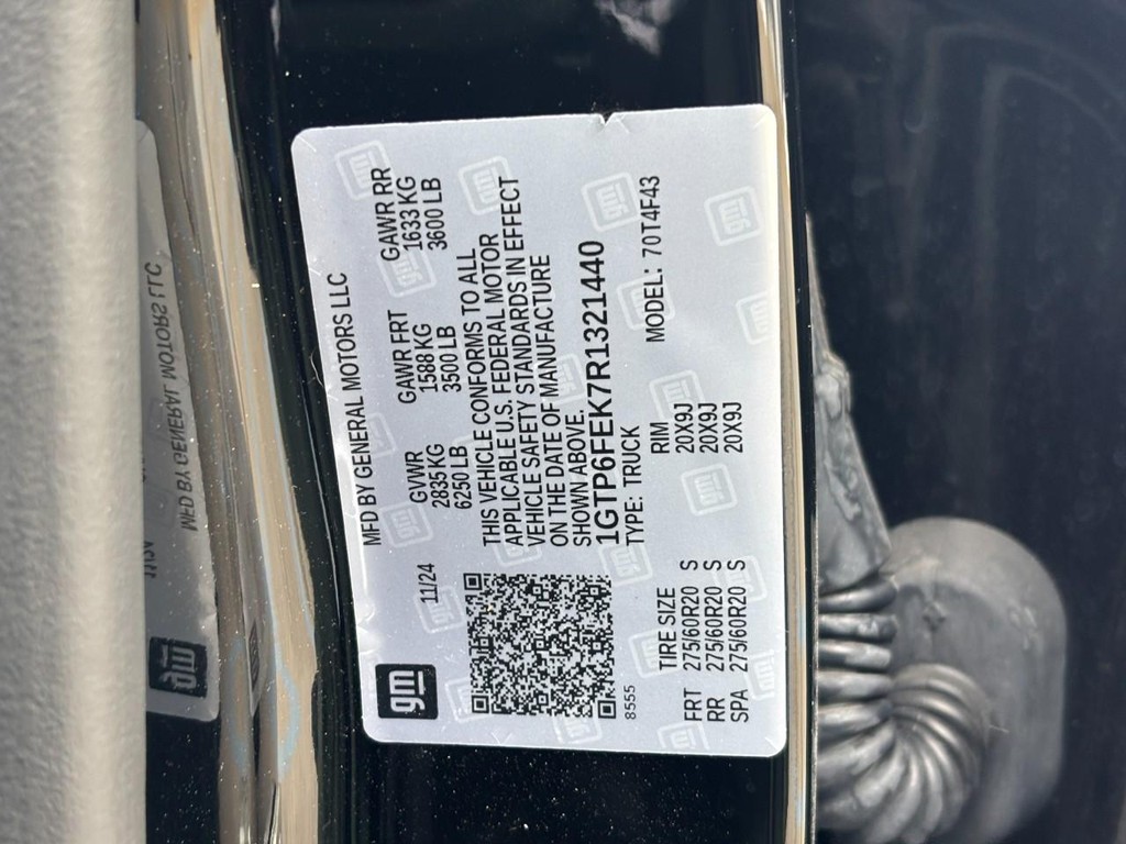 GMC Canyon Vehicle Full-screen Gallery Image 27