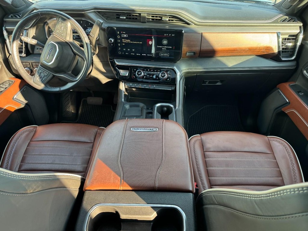 GMC Sierra 3500HD Vehicle Full-screen Gallery Image 11