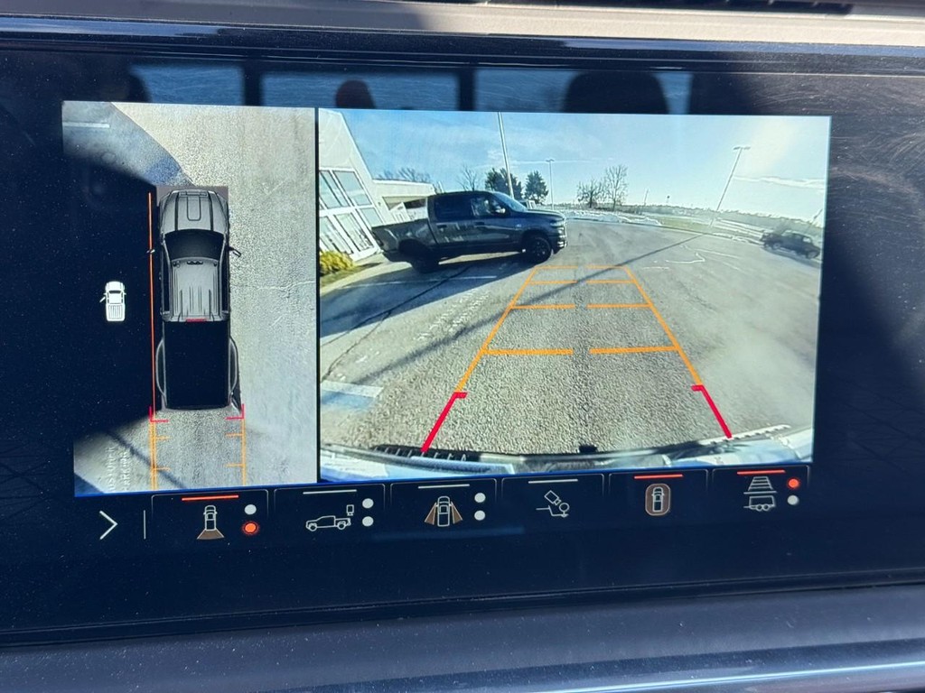 GMC Sierra 3500HD Vehicle Full-screen Gallery Image 21