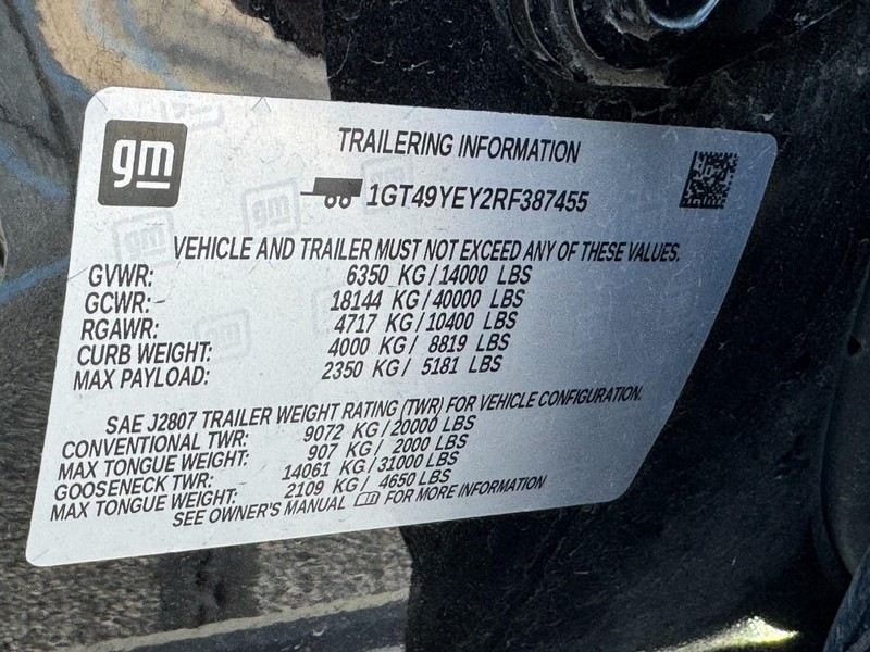 GMC Sierra 3500HD Vehicle Full-screen Gallery Image 26