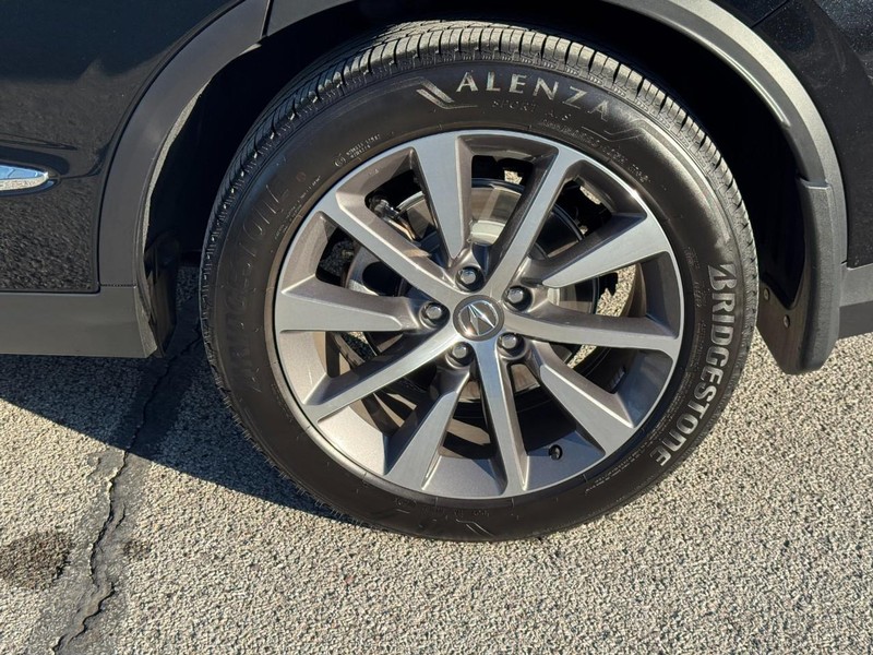 Acura MDX Vehicle Full-screen Gallery Image 07