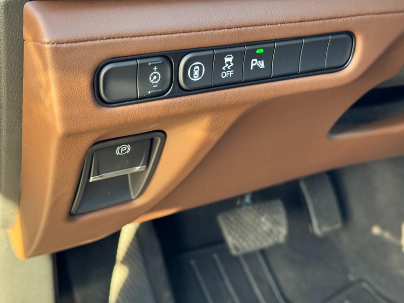 Acura MDX Vehicle Full-screen Gallery Image 17