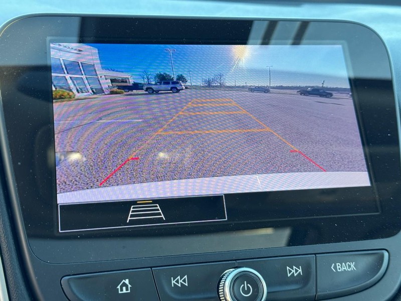 Chevrolet Malibu Vehicle Full-screen Gallery Image 20