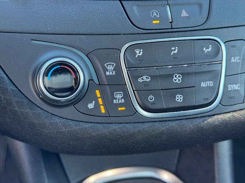 Chevrolet Malibu Vehicle Full-screen Gallery Image 21