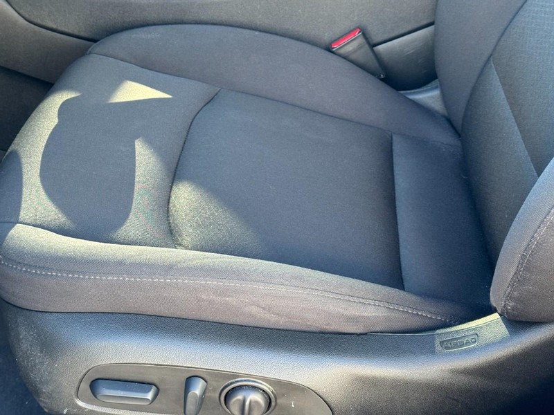 Chevrolet Malibu Vehicle Full-screen Gallery Image 24