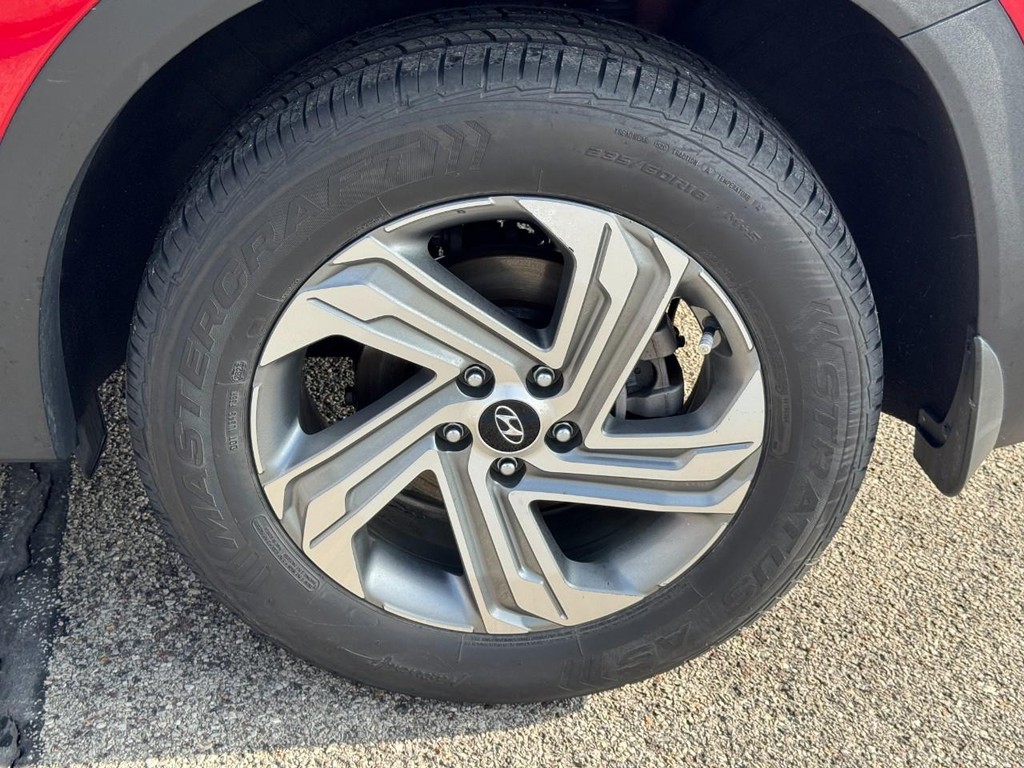 Hyundai Santa Fe Vehicle Full-screen Gallery Image 06