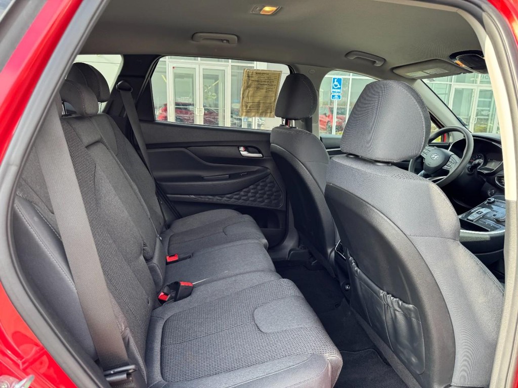 Hyundai Santa Fe Vehicle Full-screen Gallery Image 09