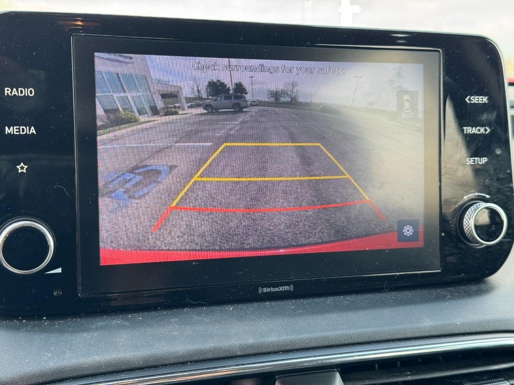 Hyundai Santa Fe Vehicle Full-screen Gallery Image 20