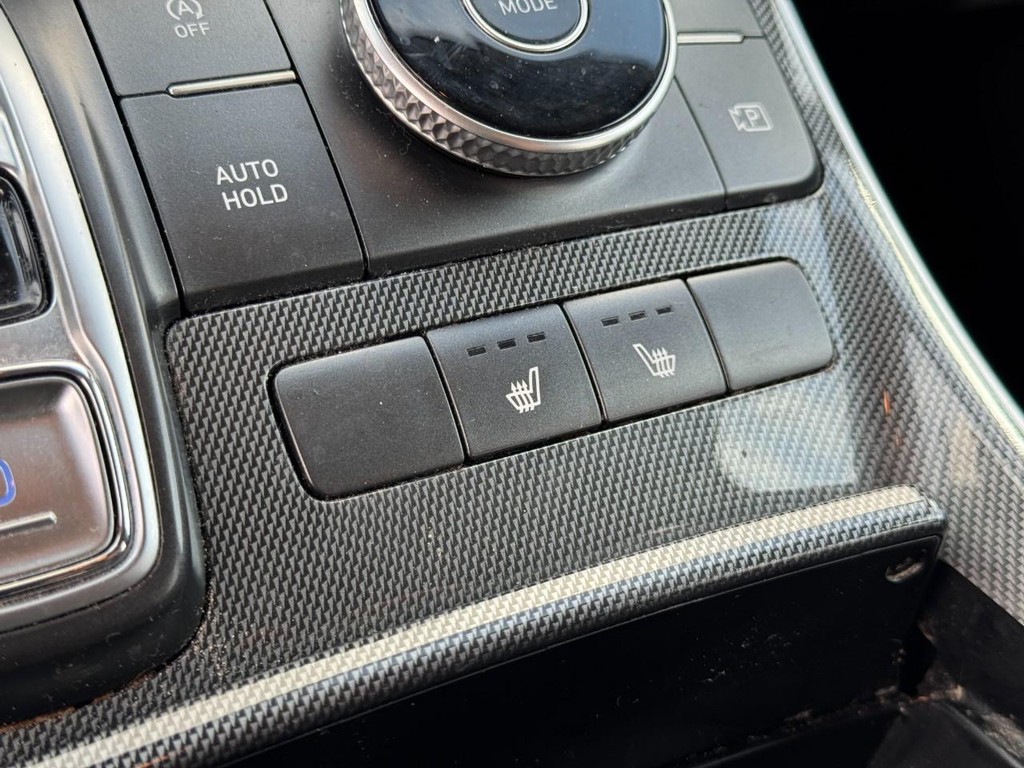 Hyundai Santa Fe Vehicle Full-screen Gallery Image 21