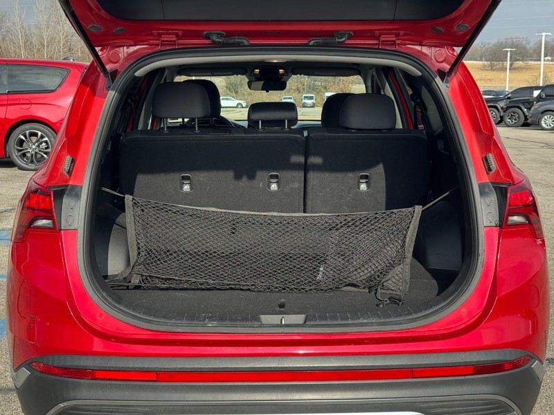 Hyundai Santa Fe Vehicle Full-screen Gallery Image 04