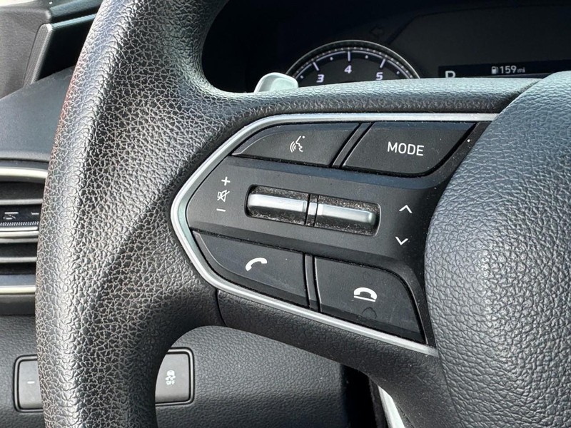 Hyundai Santa Fe Vehicle Full-screen Gallery Image 17