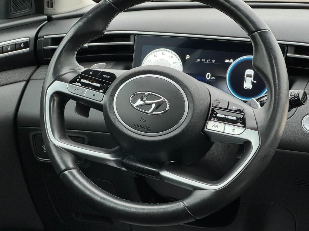 Hyundai Tucson Vehicle Full-screen Gallery Image 12