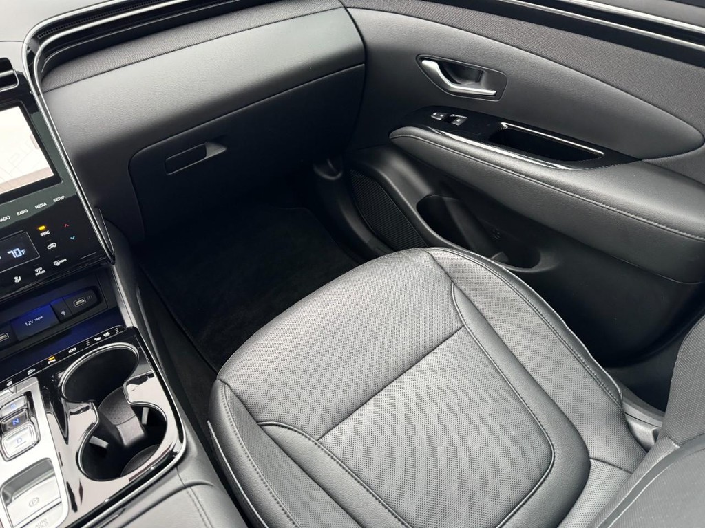 Hyundai Tucson Vehicle Full-screen Gallery Image 15