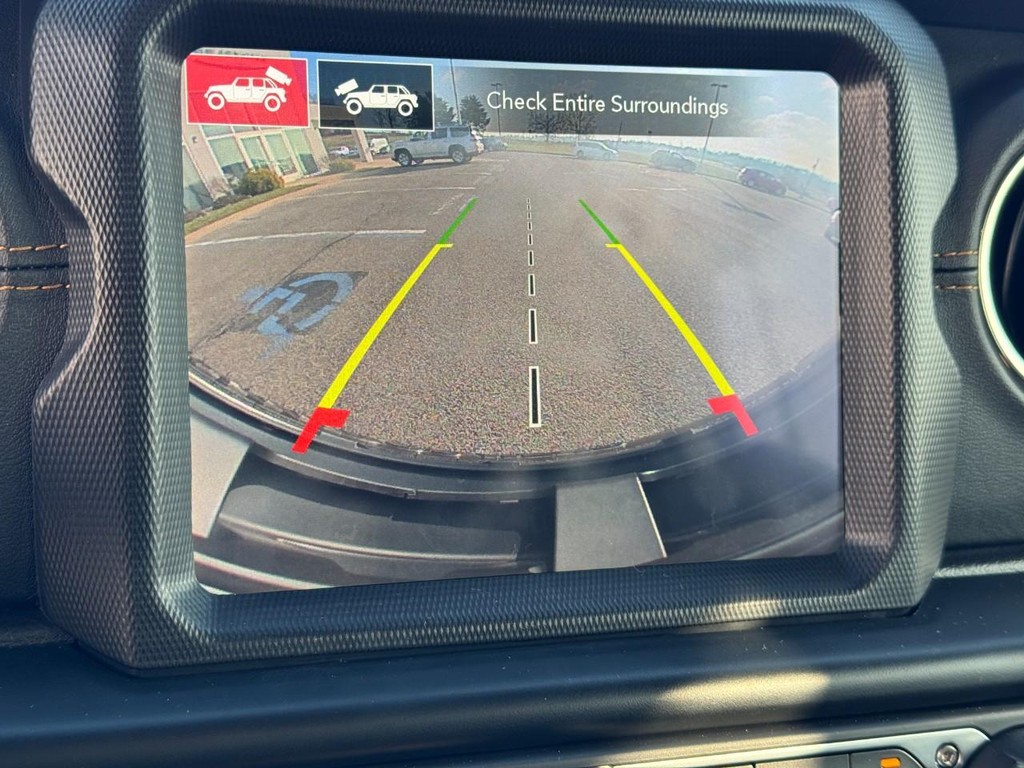 Jeep Wrangler 4xe Vehicle Full-screen Gallery Image 23