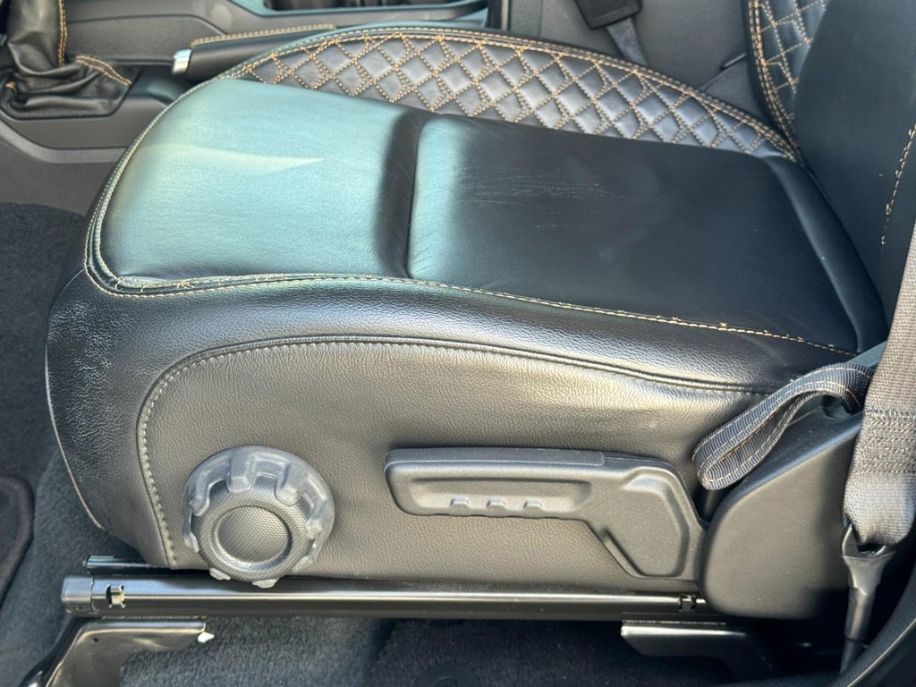 Jeep Wrangler 4xe Vehicle Full-screen Gallery Image 27