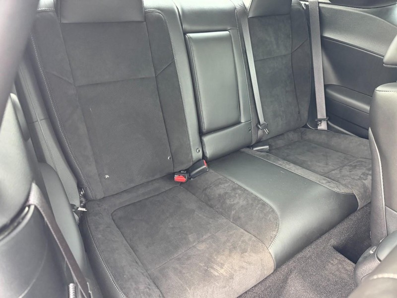 Dodge Challenger Vehicle Full-screen Gallery Image 09