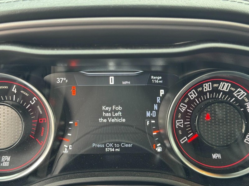 Dodge Challenger Vehicle Full-screen Gallery Image 20