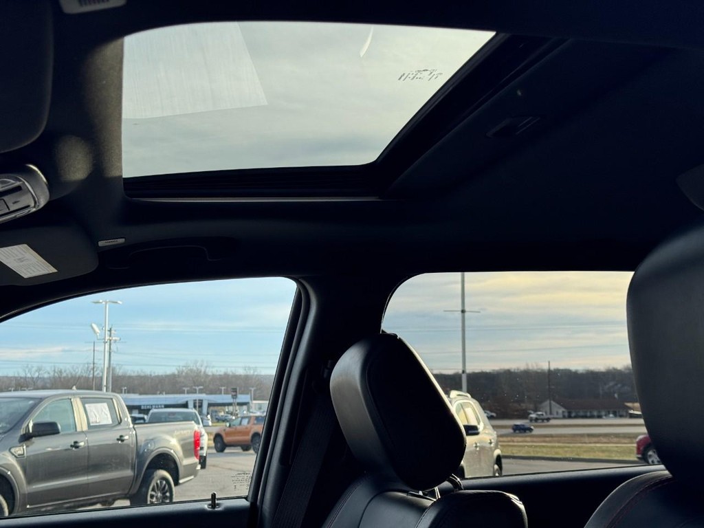 Dodge Durango Vehicle Full-screen Gallery Image 26