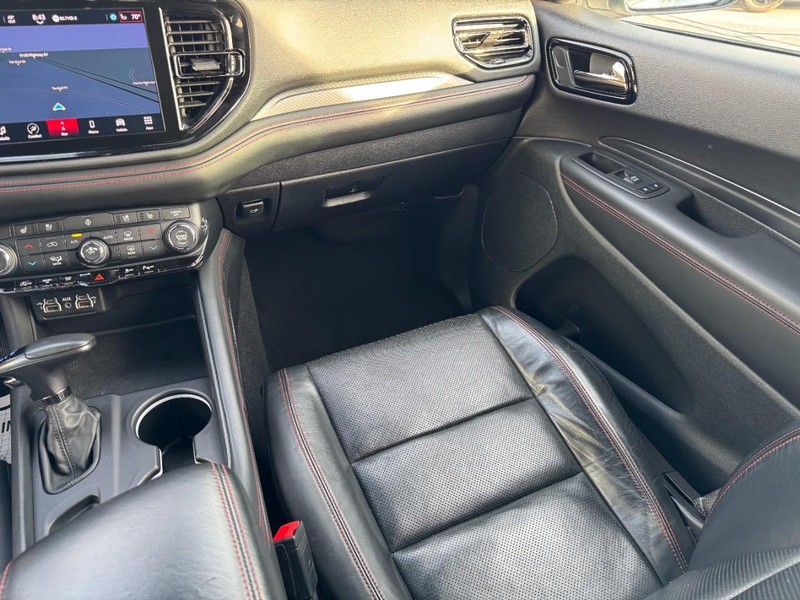 Dodge Durango Vehicle Full-screen Gallery Image 16