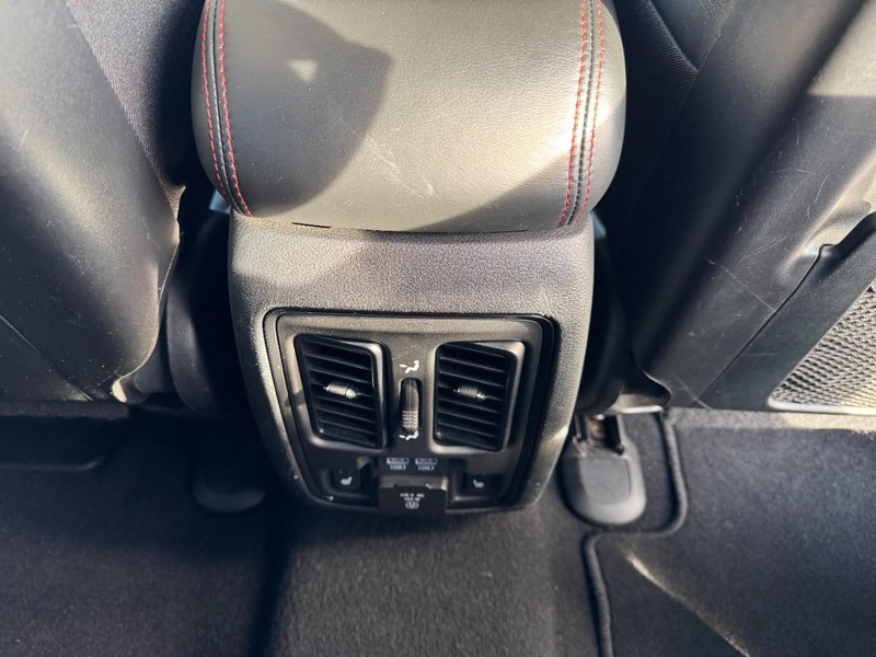 Dodge Durango Vehicle Full-screen Gallery Image 17