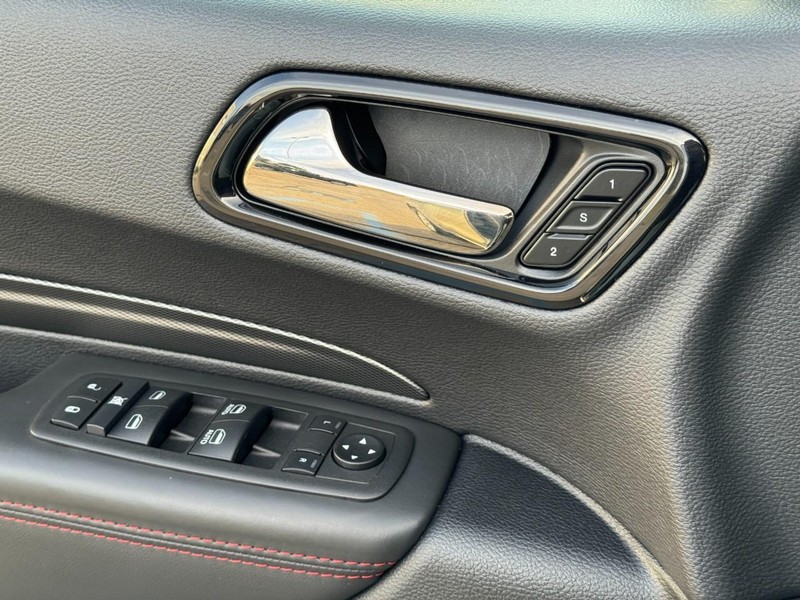 Dodge Durango Vehicle Full-screen Gallery Image 25