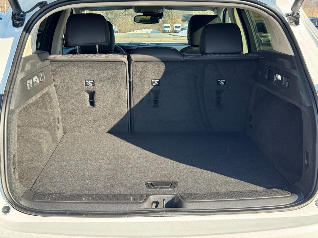 Buick Envision Vehicle Full-screen Gallery Image 04