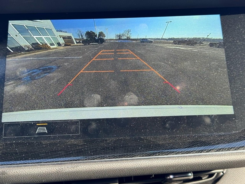 Buick Envision Vehicle Full-screen Gallery Image 18