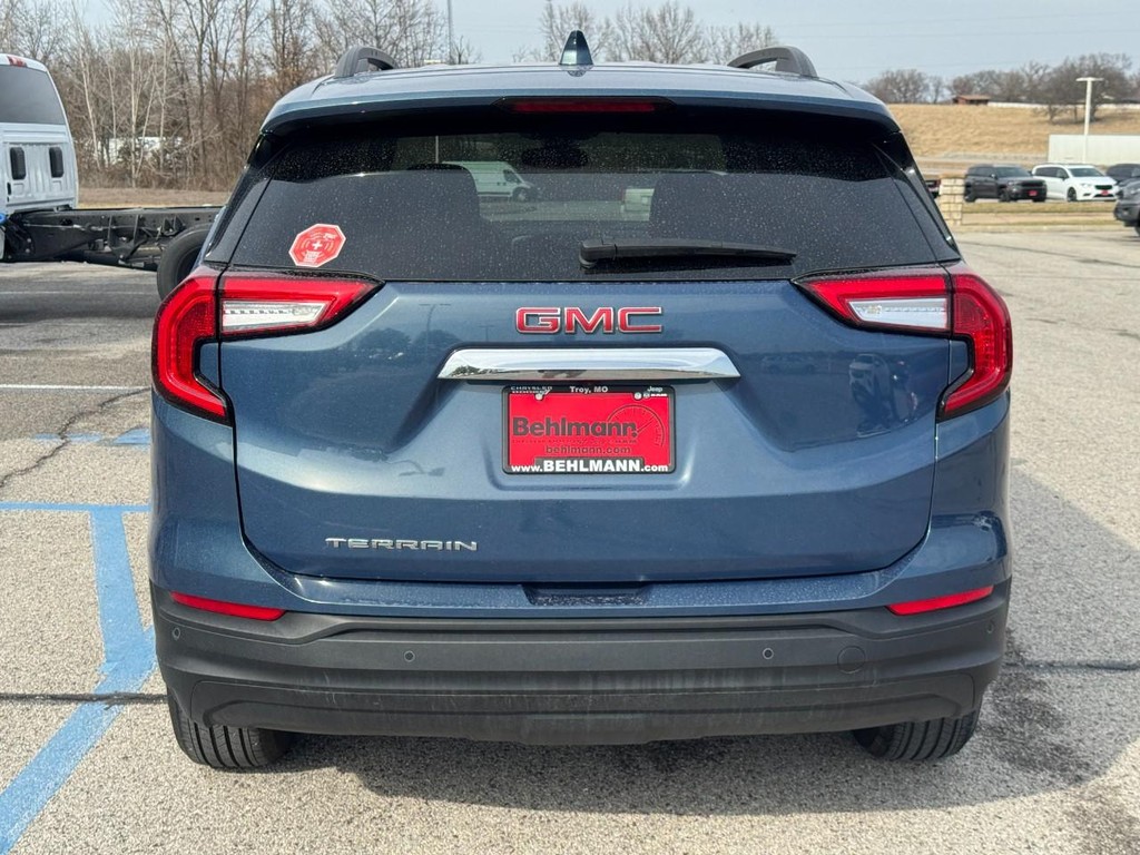 GMC Terrain Vehicle Full-screen Gallery Image 05