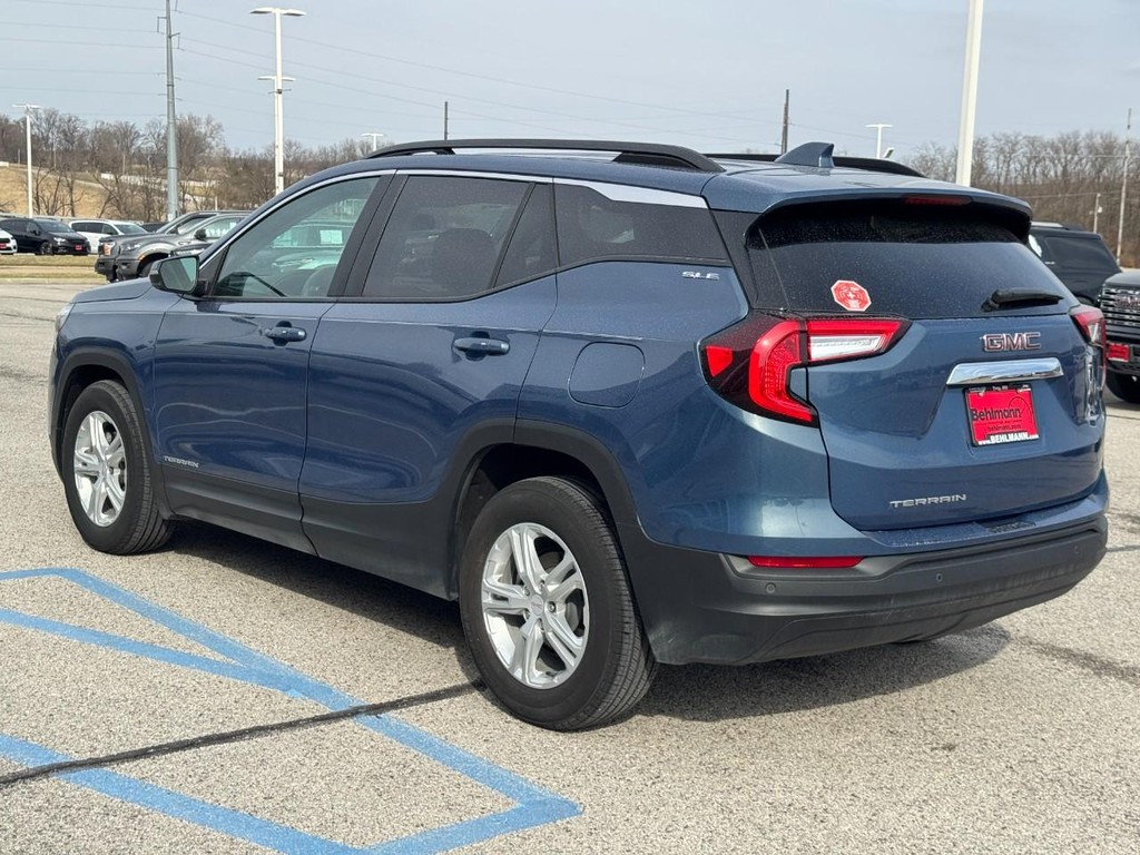 GMC Terrain Vehicle Full-screen Gallery Image 06