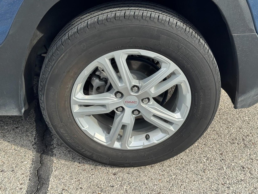 GMC Terrain Vehicle Full-screen Gallery Image 07