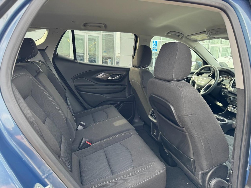 GMC Terrain Vehicle Full-screen Gallery Image 10