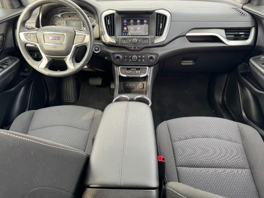 GMC Terrain Vehicle Full-screen Gallery Image 11